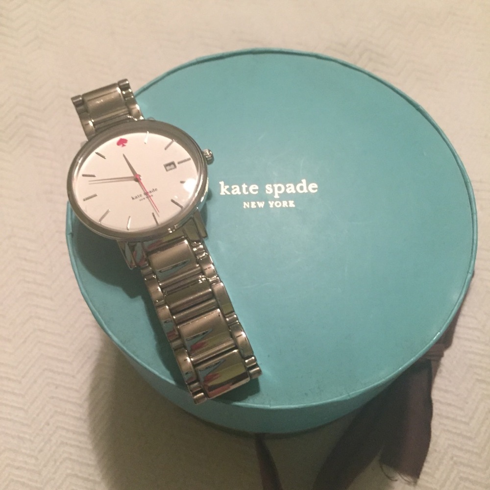 Gramercy watch in silver - like new!